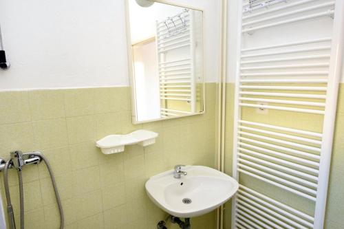 Studio Orebic 4517a