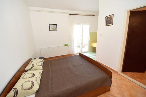 Studio Orebic 4517b
