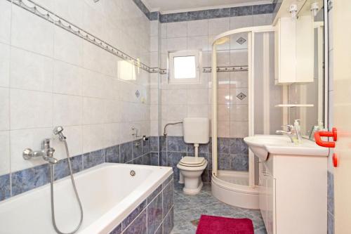 Koupelna v ubytování Apartments by the sea Brna, Korcula - 4425