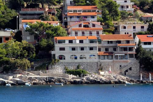 Fotografie z fotogalerie ubytování Apartments by the sea Zavalatica, Korcula - 4387 v destinaci Zavalatica