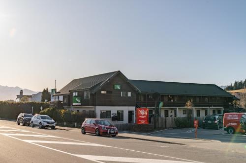 El edificio en el que está el motel