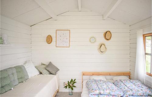 Postel nebo postele na pokoji v ubytování Nice Home In Skjold With House Sea View