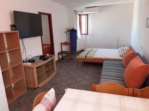 Apartments by the sea Bibinje, Zadar - 5759