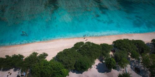 Gili Teak Beach Front Resort