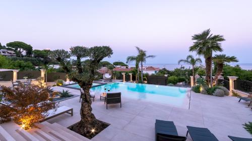 Πισίνα στο ή κοντά στο VILLA CALLARI 6&2, Emma Villas