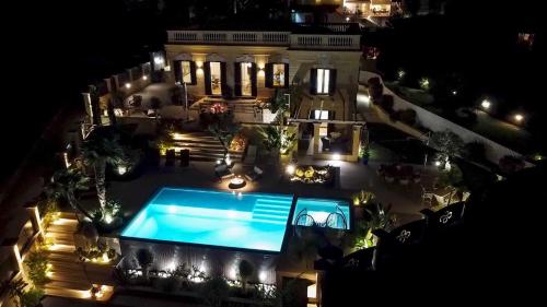 Πισίνα στο ή κοντά στο VILLA CALLARI 6&2, Emma Villas