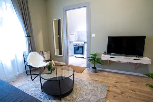 Cozy Apartment On The Boulevard.