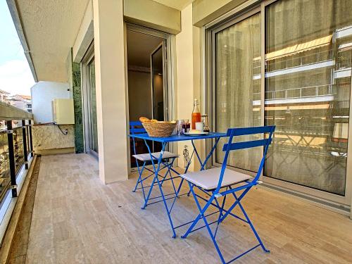 Blue Riviera Terrace Central by NiceSitter