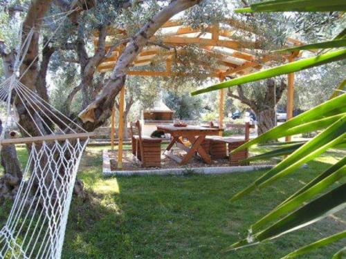 Giardino di Rent Rooms Alexiou