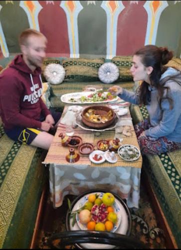 Comida en la casa de huéspedes o alrededores