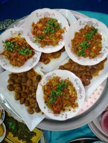 Comida en la casa de huéspedes o alrededores
