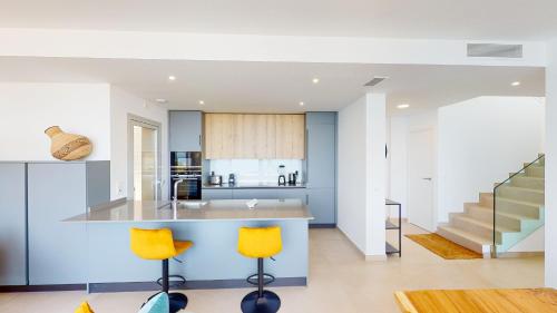 Stupa Hills VI - Luxury Duplex Penthouse