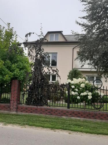Ein Garten an der Unterkunft Podlaska Oaza - Dom całoroczny z sauną.