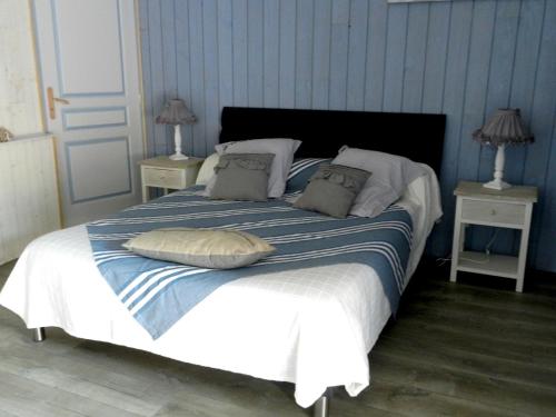 Domaine de La Ville Suzanne - Chambres d'hôtes, Roulottes et Cabanes