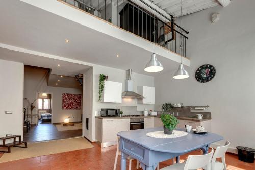 Zita Apartment by Mamo Florence