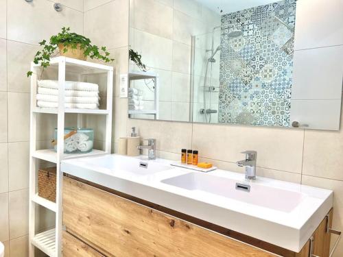 Spacious & Quiet apartment by HelloMalaga - AZAHAR
