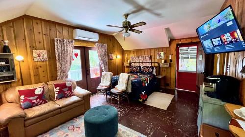 Fotografie z fotogalerie ubytování Peaceful Cabin v destinaci Idyllwild