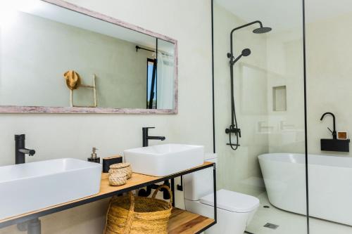 A bathroom at Villa Mediterraneo Cabo La Nao by Rock Rentals