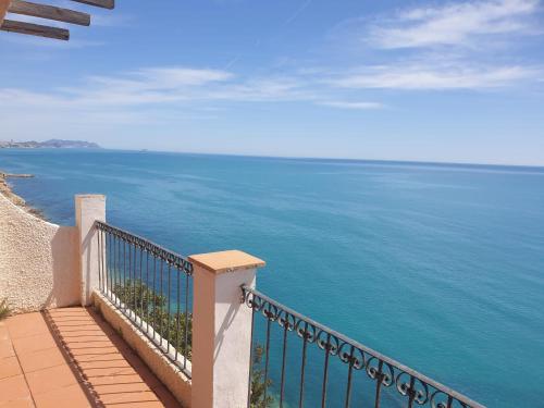 El Marinero - 1st line semi-detached 4-bedroom villa - sea ...