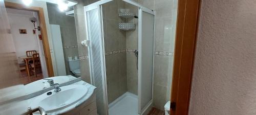 Et badeværelse på Bungalow Magnolias 20 en Santa Pola