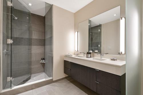 Ένα μπάνιο στο Luxurious 3 BR in Canyons Village- Ski In Out