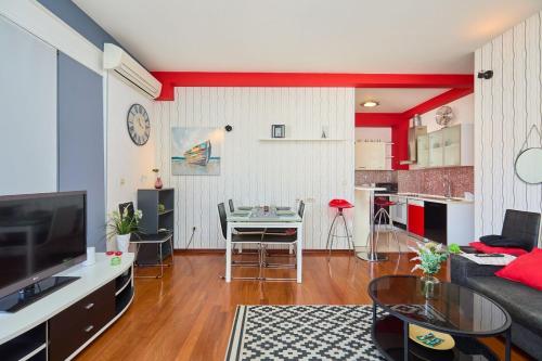 The Monroe - Stylish 2 BD Apartment In Villa Orsan