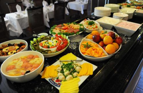 Makanan di atau berdekatan hotel