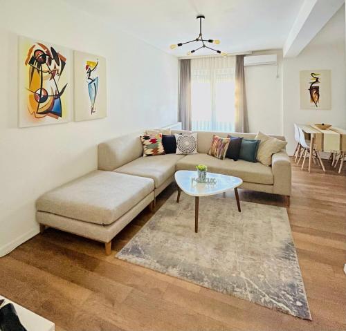 Tower Apartment - With FREE dedicated parking garage