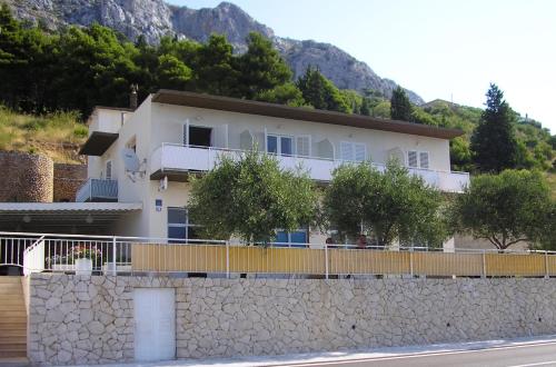 Fotografia z galérie ubytovania Apartments with a parking space Mimice, Omis - 5958 v Mimiciach