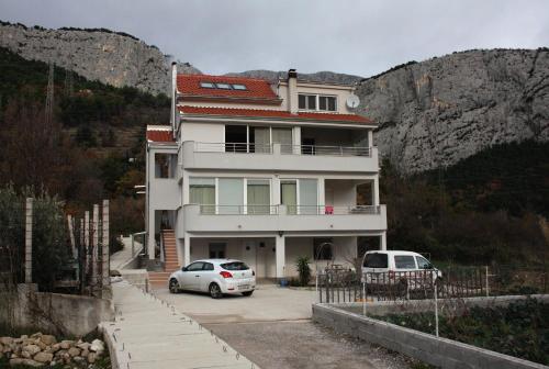 Apartments with a swimming pool Zakucac, Omis - 5954