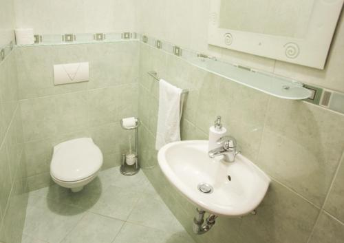 Seaside apartments with a swimming pool Okrug Gornji, Ciovo - 5959
