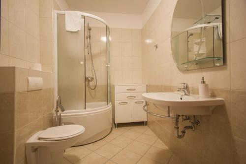 Seaside apartments with a swimming pool Okrug Gornji, Ciovo - 5960