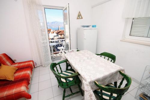Apartments with parking space Supetar, Brac - 6036