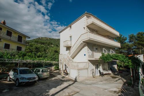 Fotografia z galérie ubytovania Apartments by the sea Marina, Trogir - 5968 v Marine