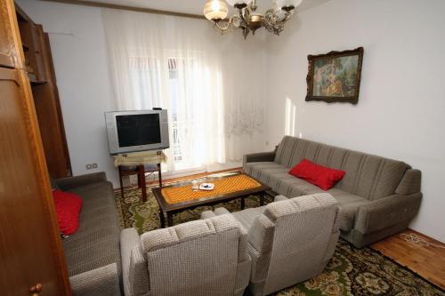 Apartments with parking space Supetar, Brac - 6035