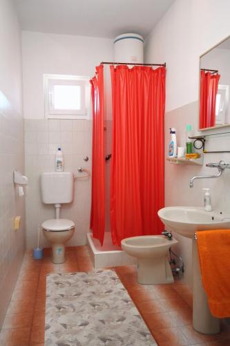 Apartments with parking space Supetar, Brac - 6035