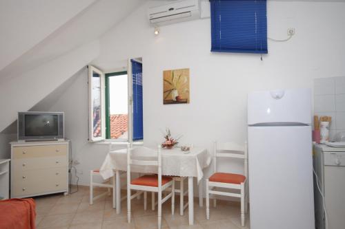 Apartments by the sea Split - 5995