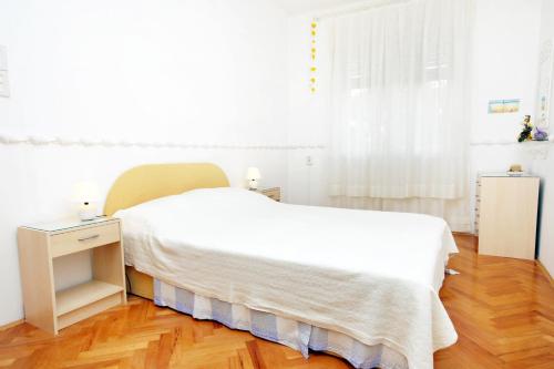 Apartments with WiFi Split - 6028