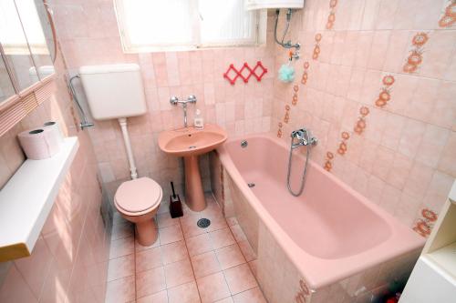 Apartments by the sea Arbanija, Ciovo - 6062