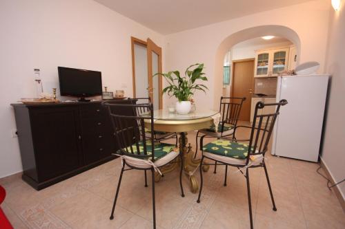 Apartments by the sea Bibinje, Zadar - 6200