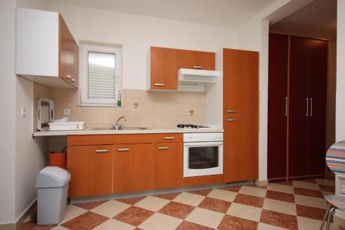 Apartments with a parking space Vodice - 6183