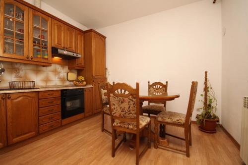 Apartments with WiFi Split - 7563