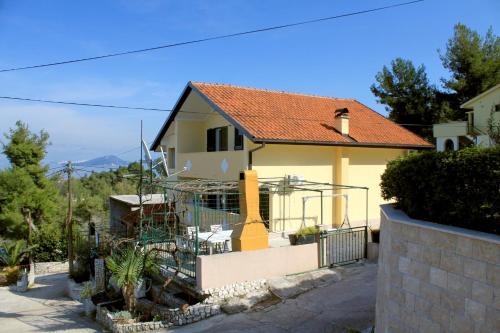 Family friendly seaside apartments Slatine, Ciovo - 7584