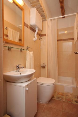 Seaside holiday house Kastel Novi, Kastela - 7554