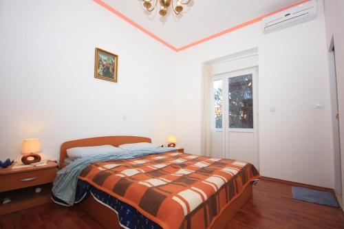 Apartments with WiFi Split - 7586