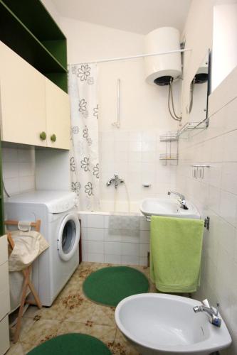 Seaside holiday house Okrug Gornji, Ciovo - 7513