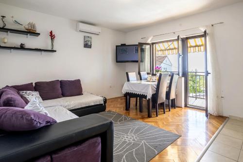 Family-friendly apartments with swimming pool Podstrana, Split - 7539