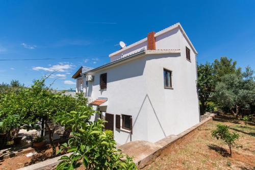 Fotografia z galérie ubytovania Apartments by the sea Okrug Gornji, Ciovo - 6078 v Trogiri