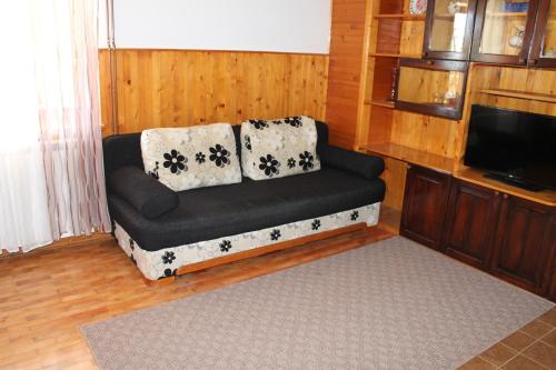 Apartments with parking space Senj - 7475