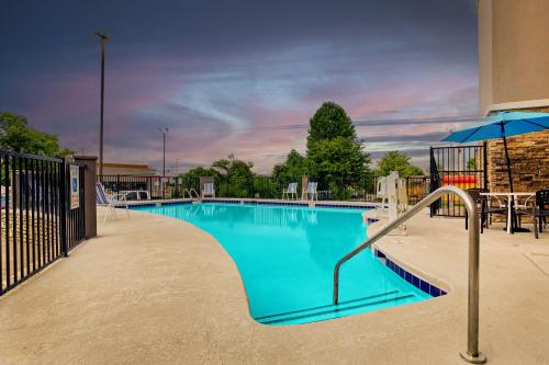 Holiday Inn Express Nashville W-I40, an IHG Hotel Image